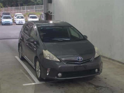 TOYOTA PRIUS ALPHA