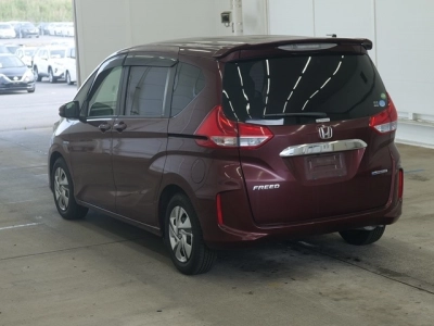 HONDA FREED HYBRID