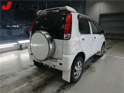 DAIHATSU TERIOS KID