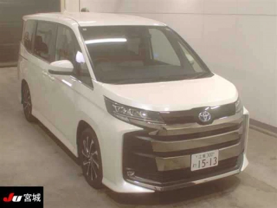 TOYOTA NOAH