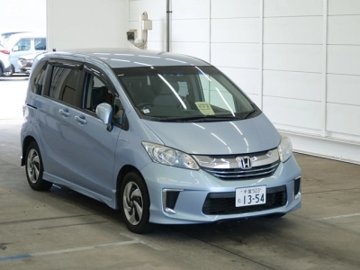 HONDA FREED HYBRID