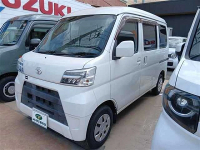 TOYOTA PIXIS VAN