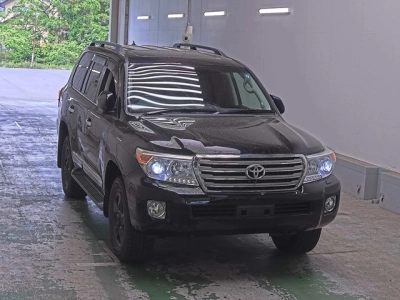 TOYOTA LAND CRUISER