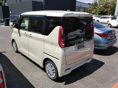 NISSAN ROOX