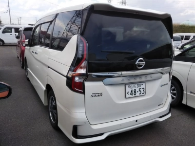 NISSAN SERENA