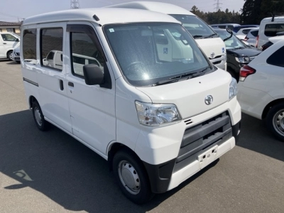 TOYOTA PIXIS VAN