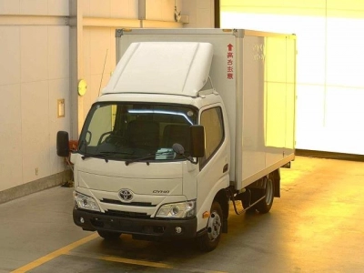 TOYOTA DYNA