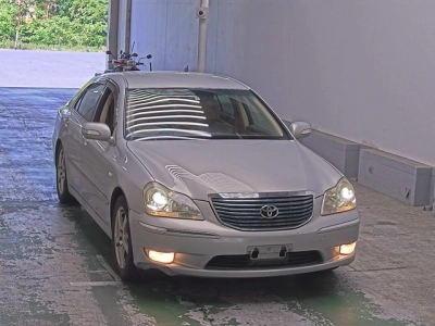TOYOTA CROWN MAJESTA