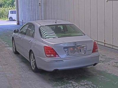 TOYOTA CROWN MAJESTA