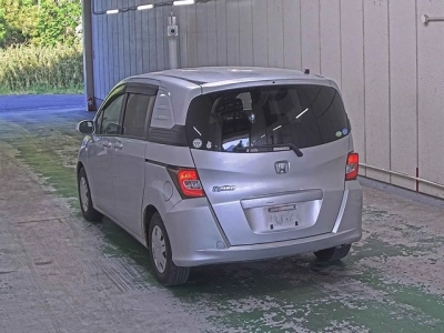 HONDA FREED SPIKE