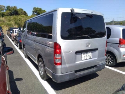 TOYOTA HIACE