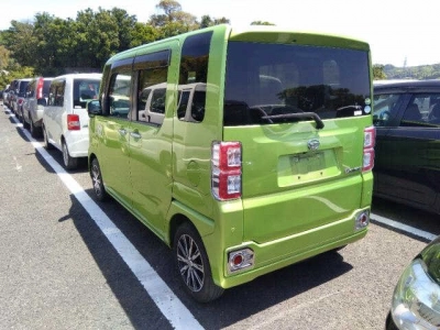 DAIHATSU WAKE