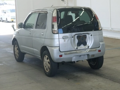 DAIHATSU TERIOS KID