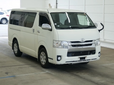 TOYOTA REGIUS ACE