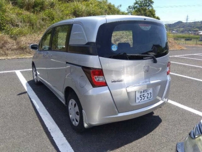HONDA FREED SPIKE