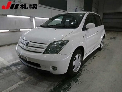 TOYOTA IST