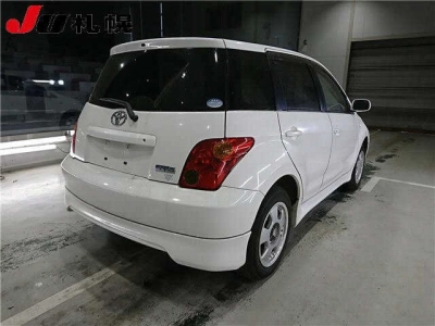 TOYOTA IST