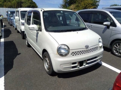 DAIHATSU MOVE LATTE
