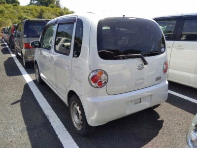 DAIHATSU MOVE LATTE