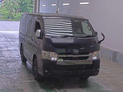 TOYOTA HIACE