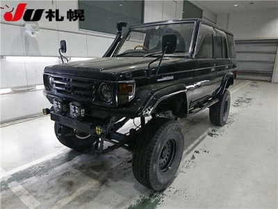 TOYOTA LAND CRUISER 70