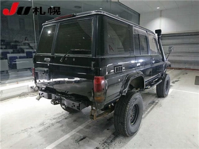 TOYOTA LAND CRUISER 70