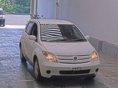 TOYOTA IST