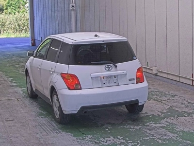 TOYOTA IST