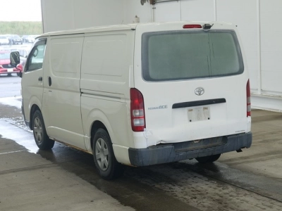 TOYOTA REGIUS ACE