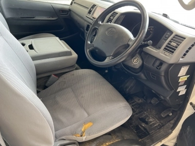 TOYOTA REGIUS ACE