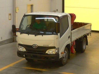 TOYOTA DYNA