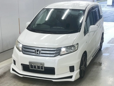 HONDA FREED SPIKE