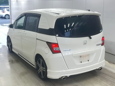 HONDA FREED SPIKE