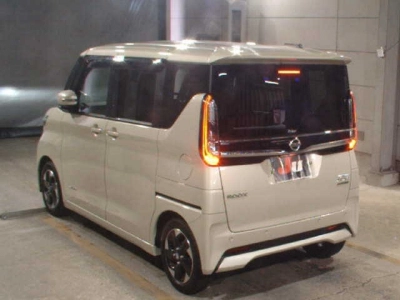NISSAN ROOX