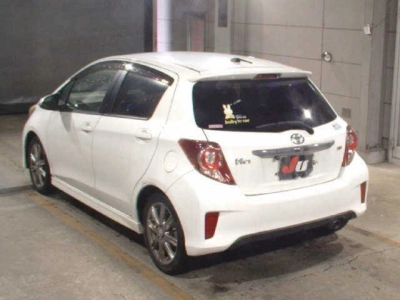 TOYOTA VITZ