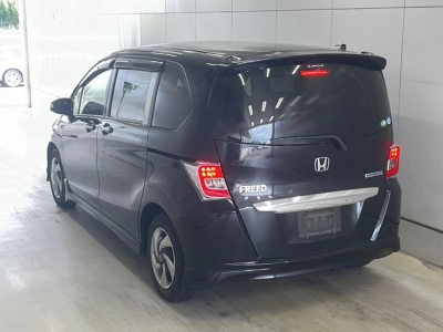 HONDA FREED HYBRID