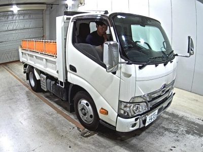 TOYOTA DYNA