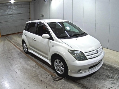 TOYOTA IST