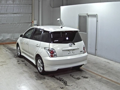 TOYOTA IST