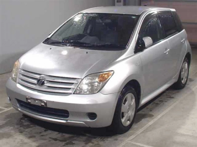 TOYOTA IST