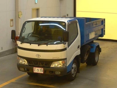 TOYOTA DYNA