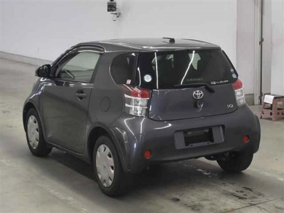 TOYOTA IQ