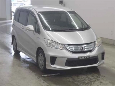 HONDA FREED HYBRID