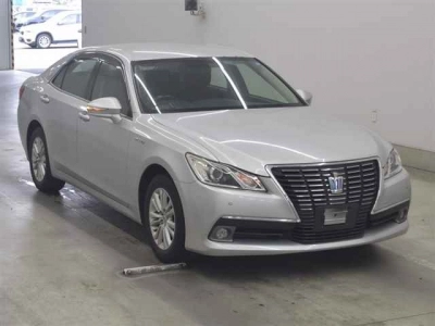 TOYOTA CROWN HYBRID