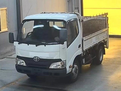 TOYOTA DYNA