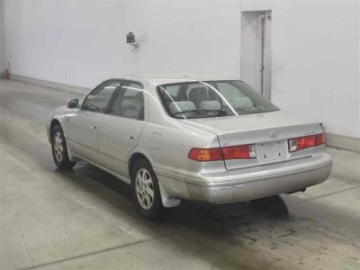 TOYOTA CAMRY GRACIA SEDAN