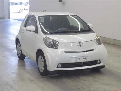 TOYOTA IQ