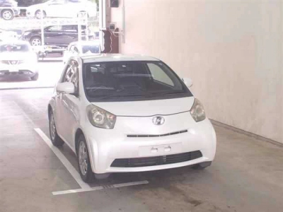 TOYOTA IQ