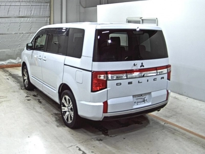 MITSUBISHI DELICA D:5