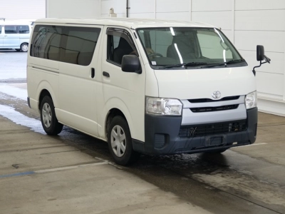 TOYOTA REGIUS ACE